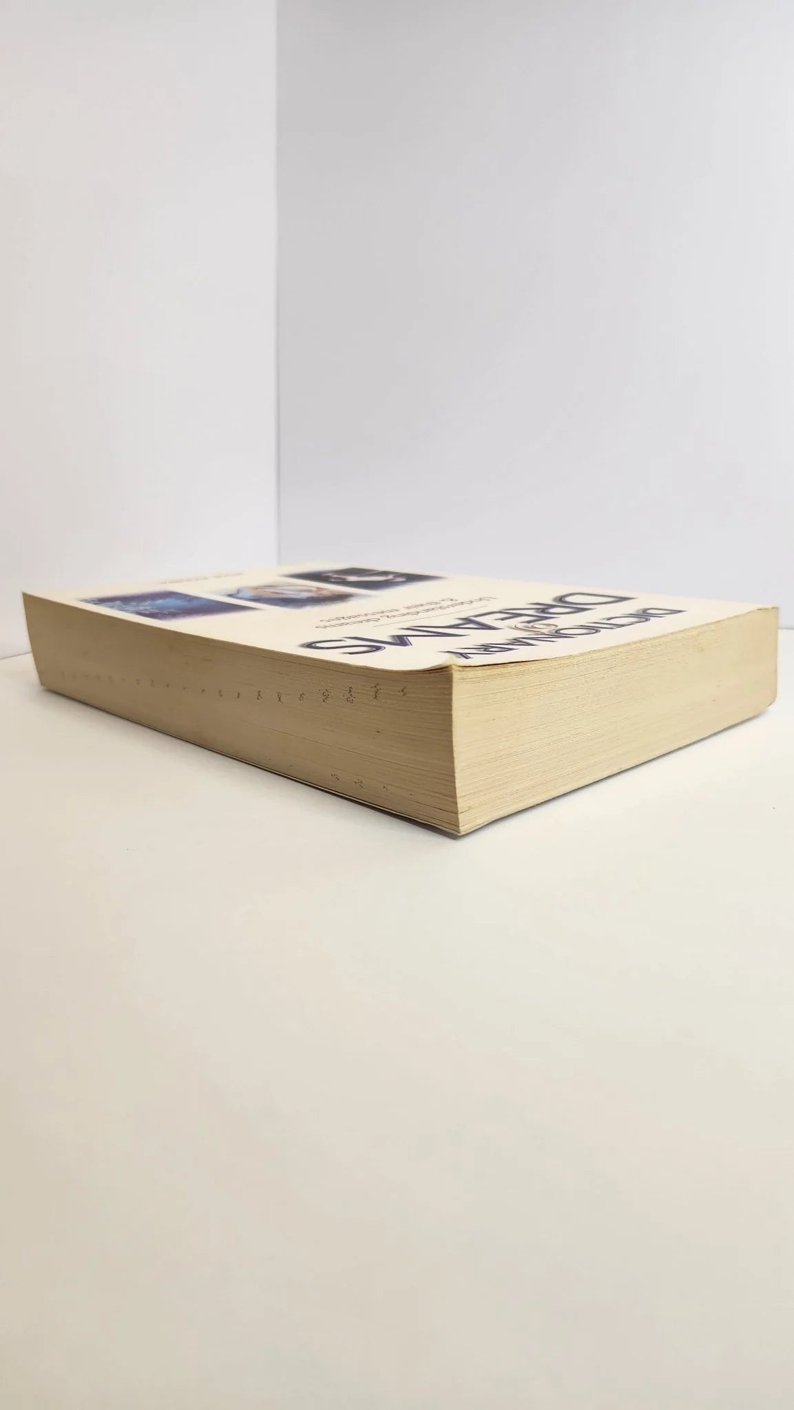 Dictionary of Dreams. Understanding Dreams and their Messages - Oakmont Books