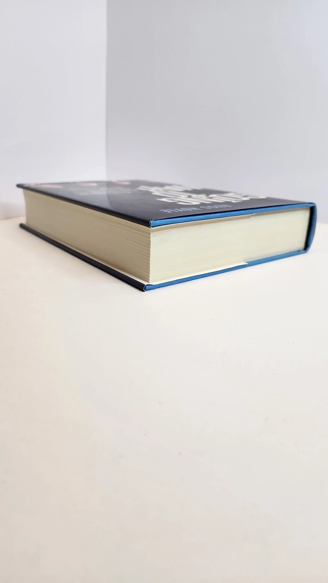 Going to War: How Misinformation, Disinformation, and Arrogance Led America Into Iraq - Oakmont Books