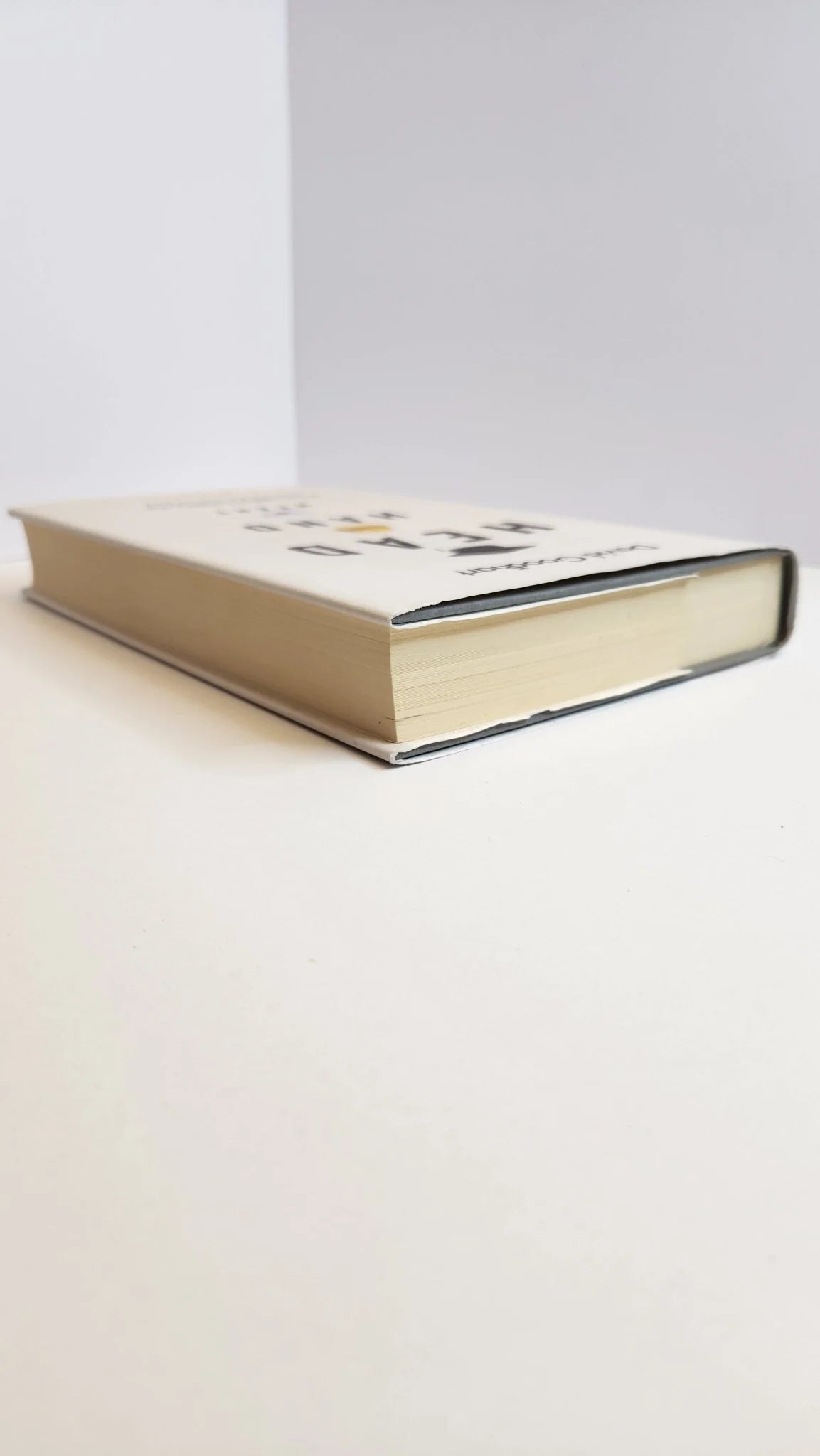 Head Hand Heart: The Struggle for Dignity and Status in the 21st Century - Oakmont Books