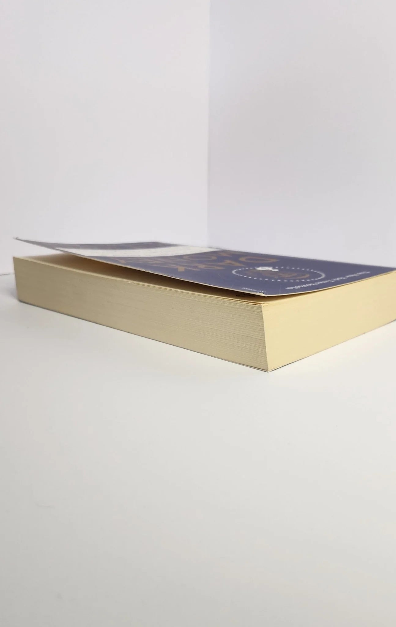 Dark Money. How a Secretive Group of Billionaires is Trying to Buy Political Control in the US - Oakmont Books