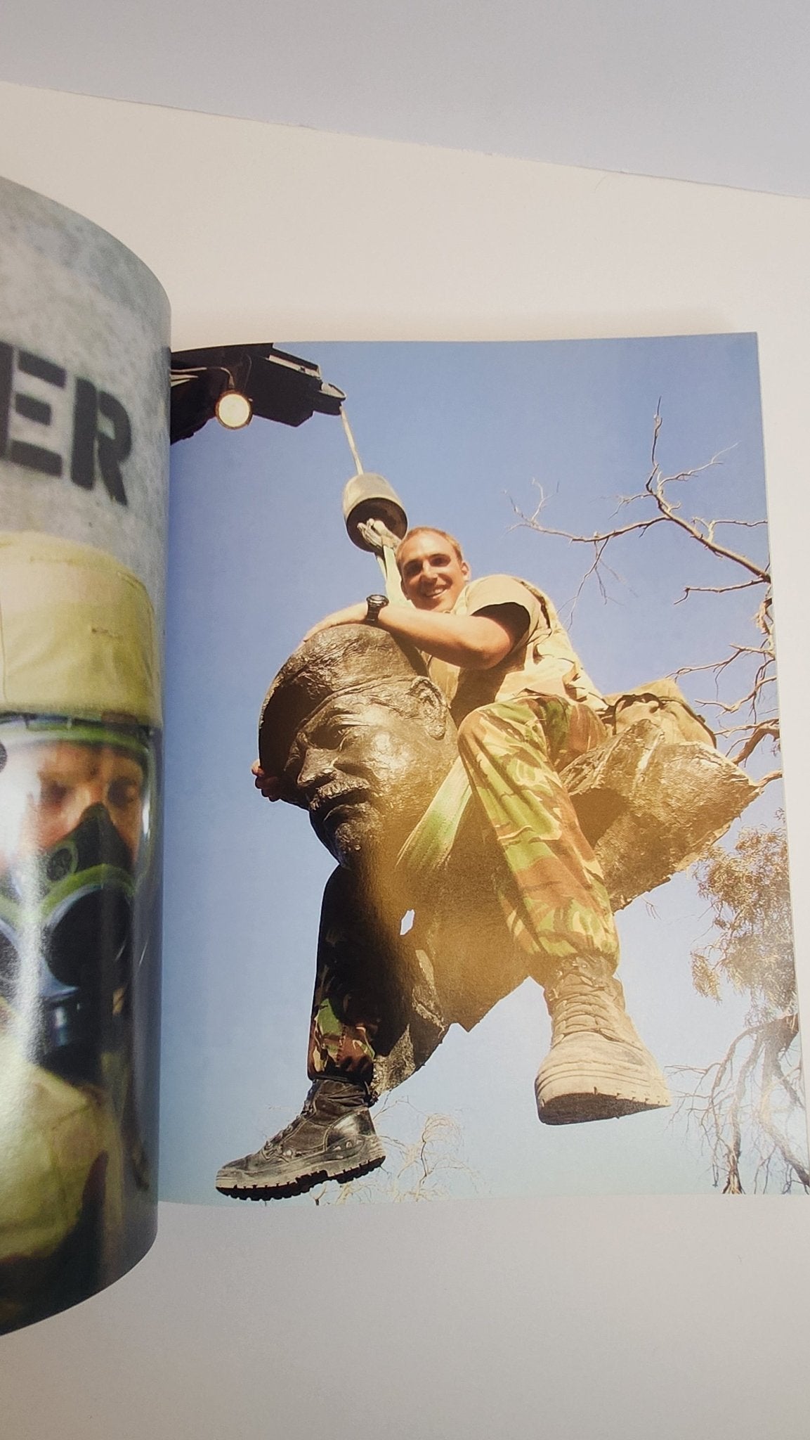 The War in Iraq: A Photo History (1st EDITION) - My Store